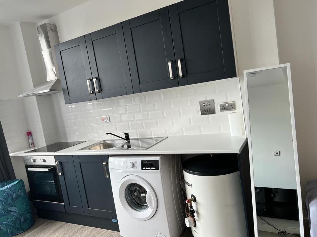 Modern Apartment In London Finchley Εξωτερικό φωτογραφία
